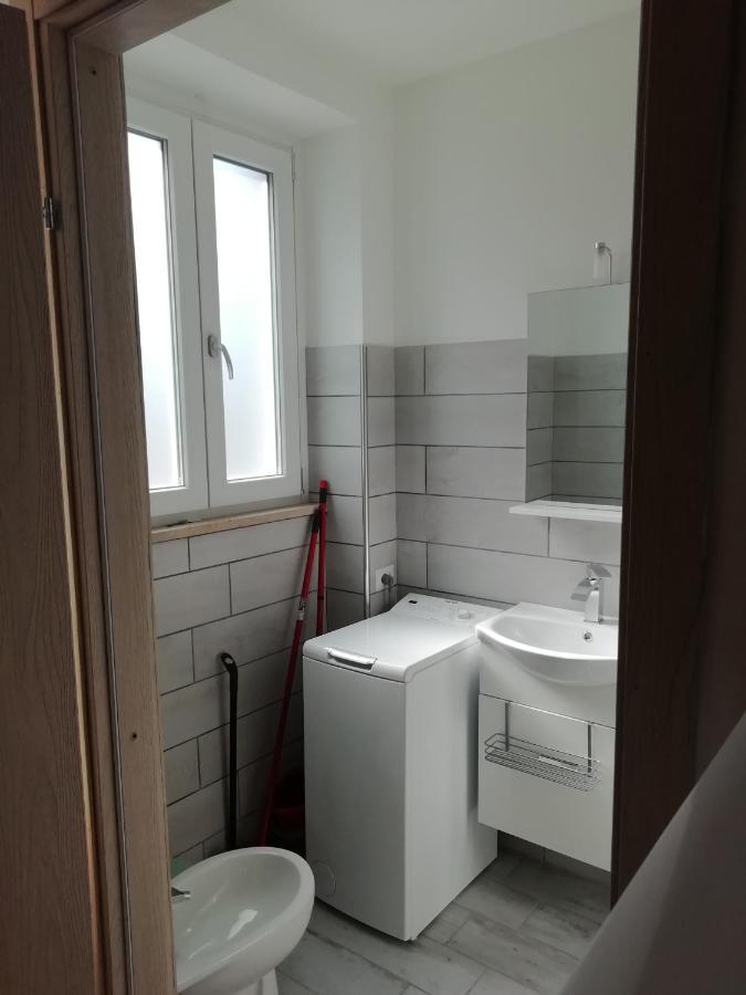 Villa Giuliana Stanze Con Bagno Interno In Villa A 350 Mt Spiaggia Libera Lido Delle Sirene Анцио Экстерьер фото