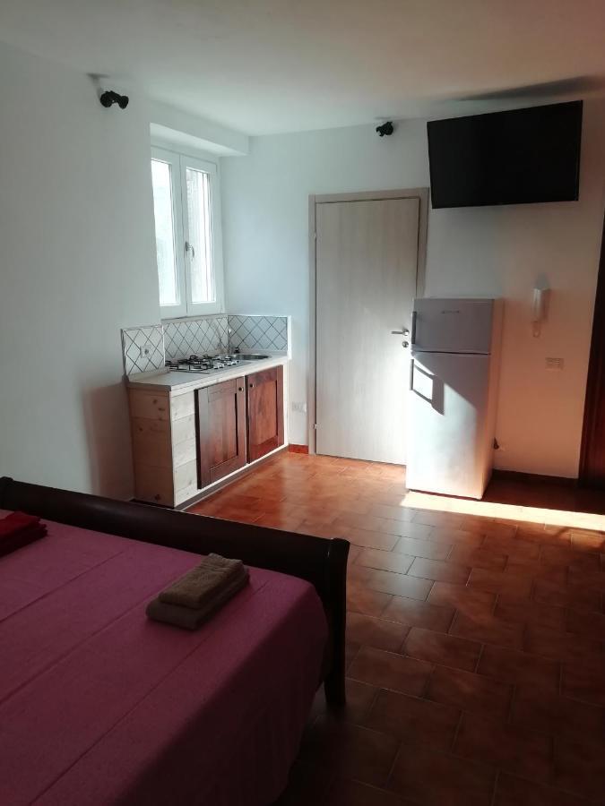 Villa Giuliana Stanze Con Bagno Interno In Villa A 350 Mt Spiaggia Libera Lido Delle Sirene Анцио Экстерьер фото
