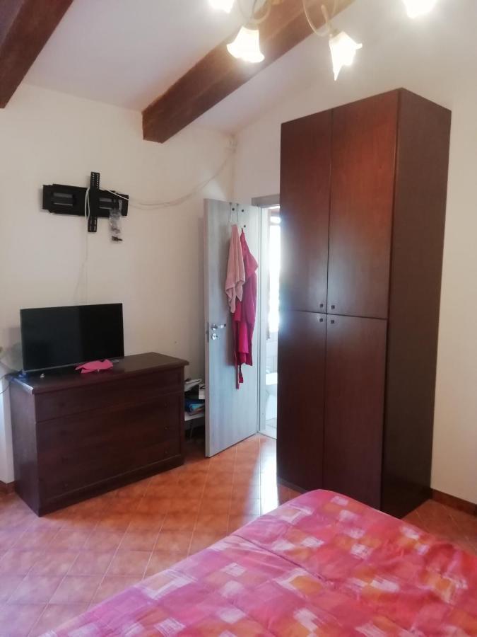 Villa Giuliana Stanze Con Bagno Interno In Villa A 350 Mt Spiaggia Libera Lido Delle Sirene Анцио Экстерьер фото