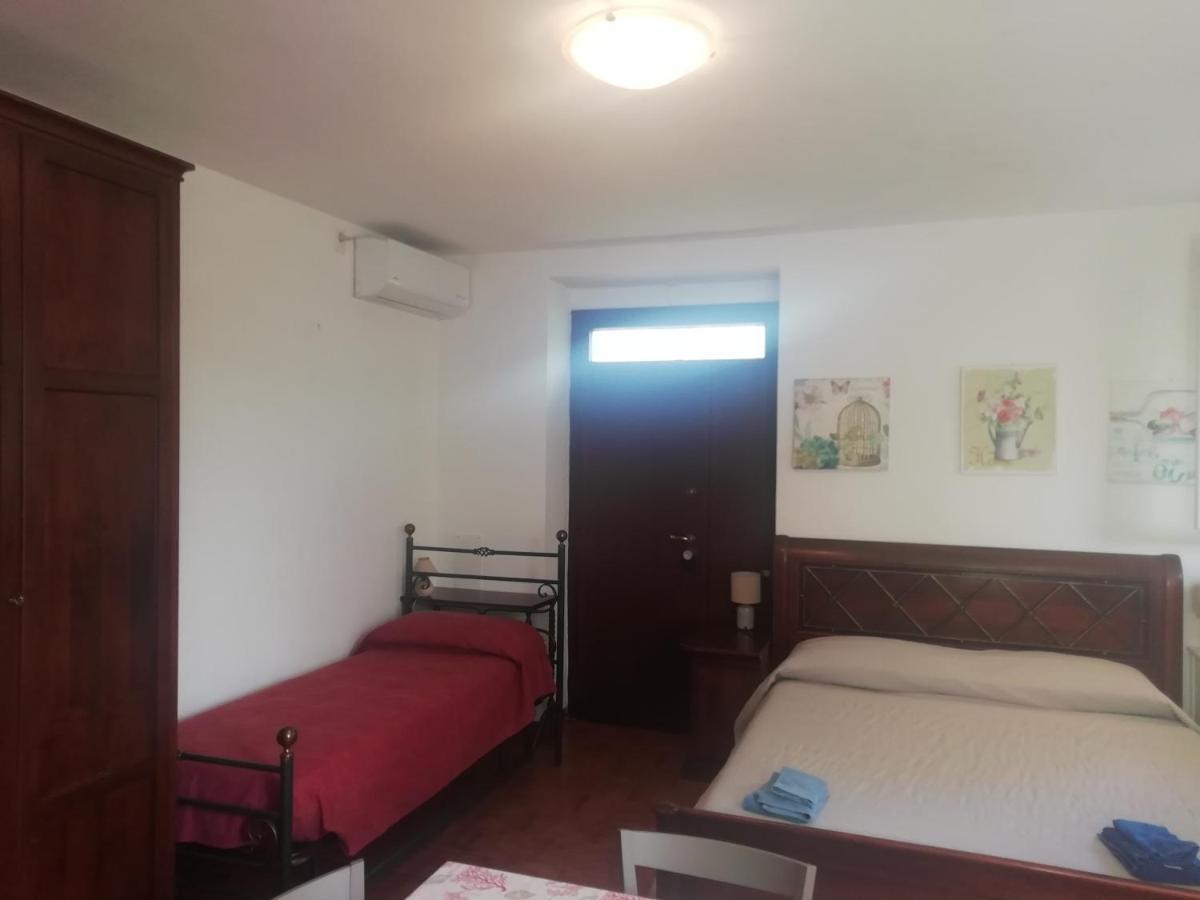 Villa Giuliana Stanze Con Bagno Interno In Villa A 350 Mt Spiaggia Libera Lido Delle Sirene Анцио Экстерьер фото