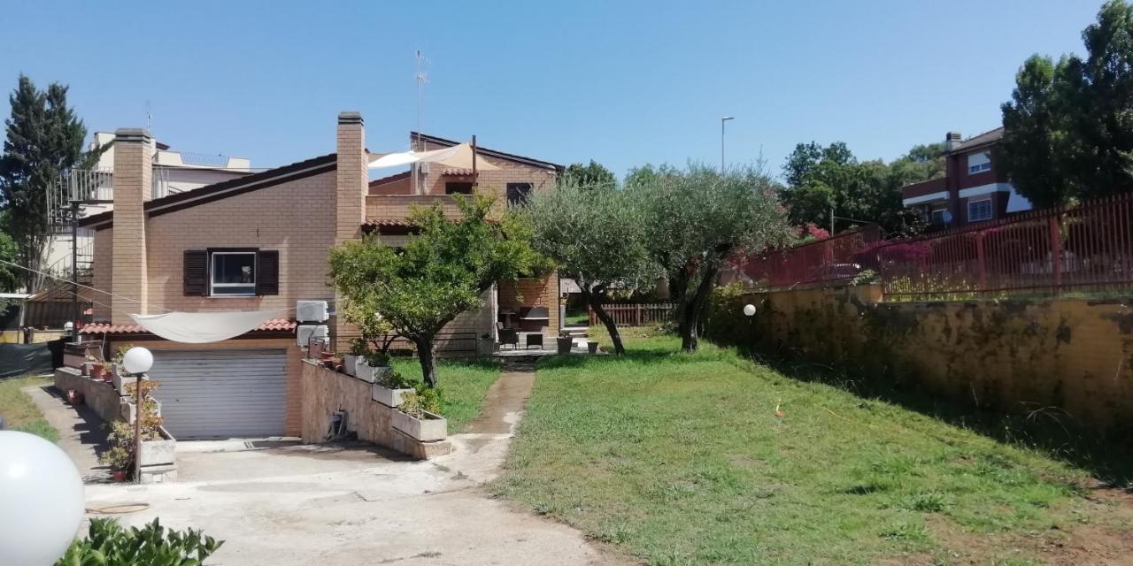 Villa Giuliana Stanze Con Bagno Interno In Villa A 350 Mt Spiaggia Libera Lido Delle Sirene Анцио Экстерьер фото