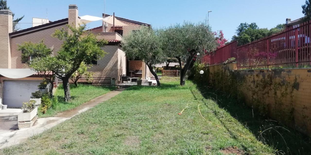 Villa Giuliana Stanze Con Bagno Interno In Villa A 350 Mt Spiaggia Libera Lido Delle Sirene Анцио Экстерьер фото