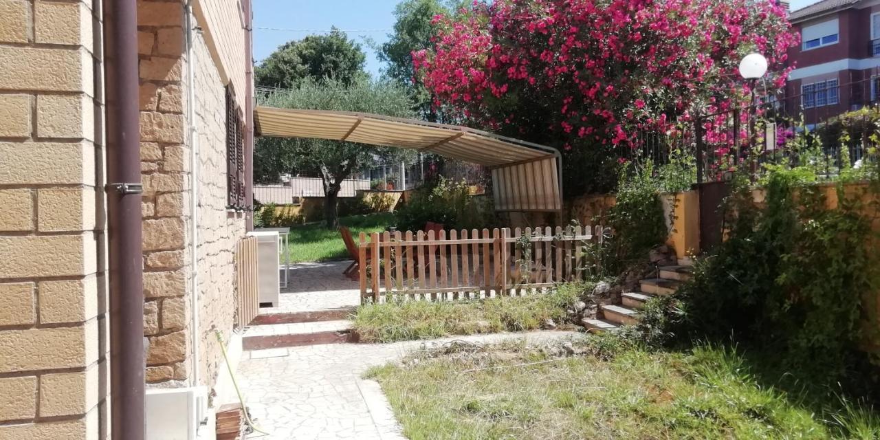 Villa Giuliana Stanze Con Bagno Interno In Villa A 350 Mt Spiaggia Libera Lido Delle Sirene Анцио Экстерьер фото