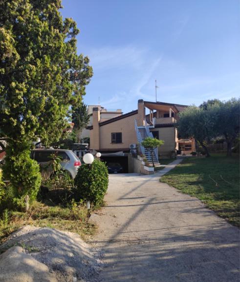 Villa Giuliana Stanze Con Bagno Interno In Villa A 350 Mt Spiaggia Libera Lido Delle Sirene Анцио Экстерьер фото